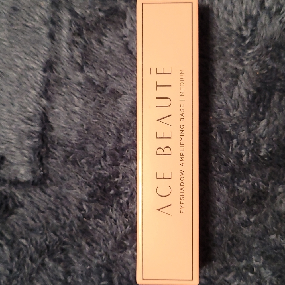 Ace Beaute eyeshadow amplify base